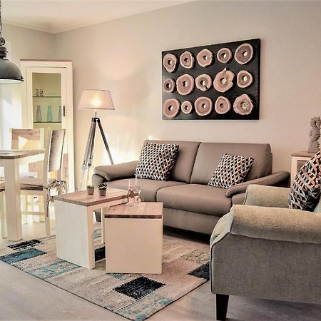 Bernstein Mare Rose Apartment 2 Busum Bagian luar foto