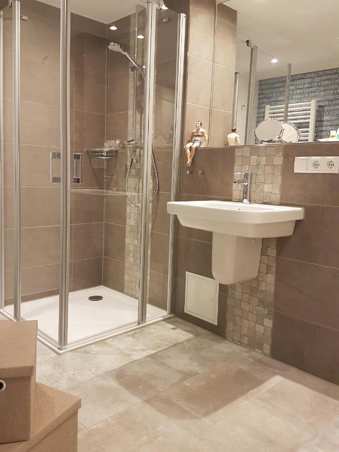 Bernstein Mare Rose Apartment 2 Busum Bagian luar foto